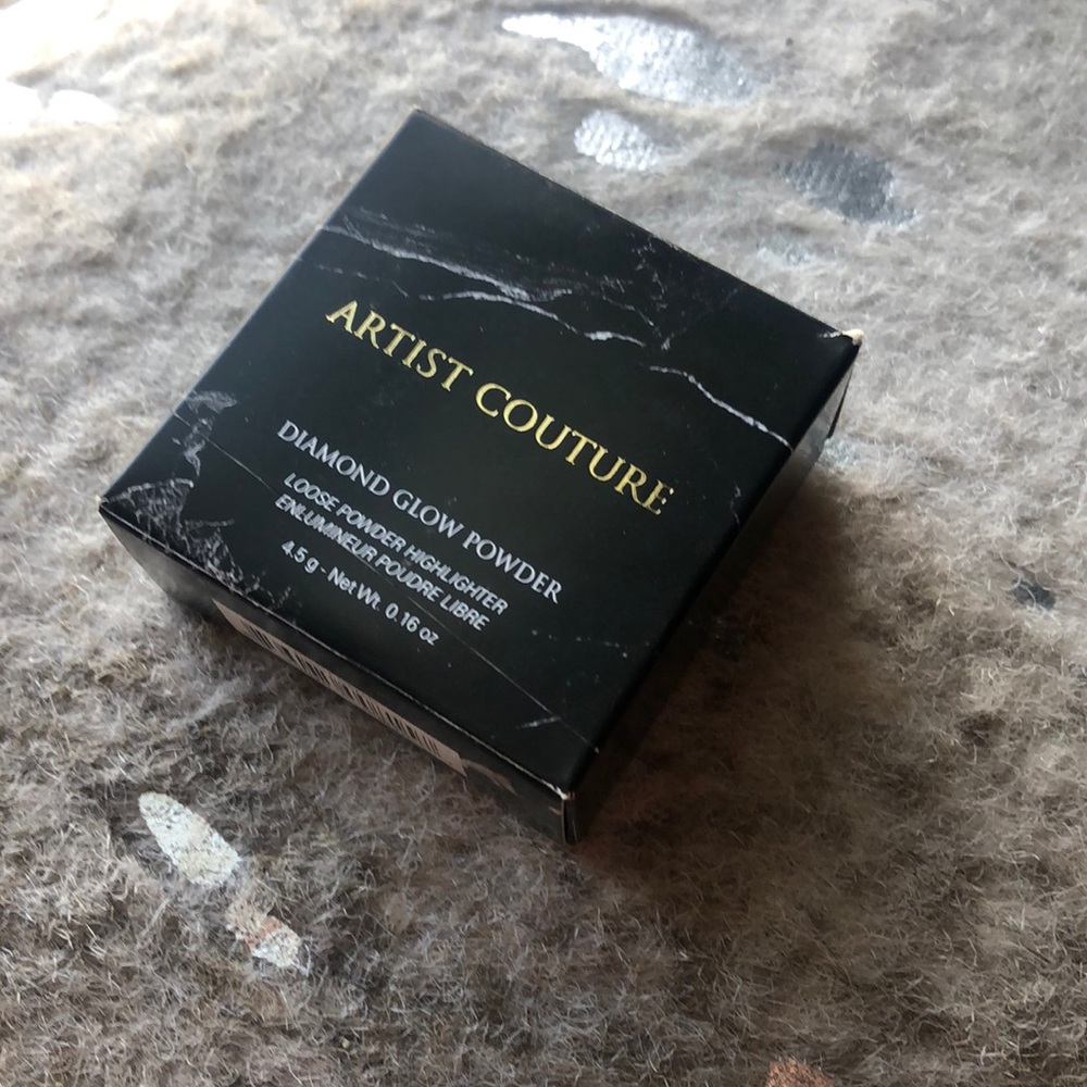 Artist Couture Diamond Glow Powder in Purple Dream